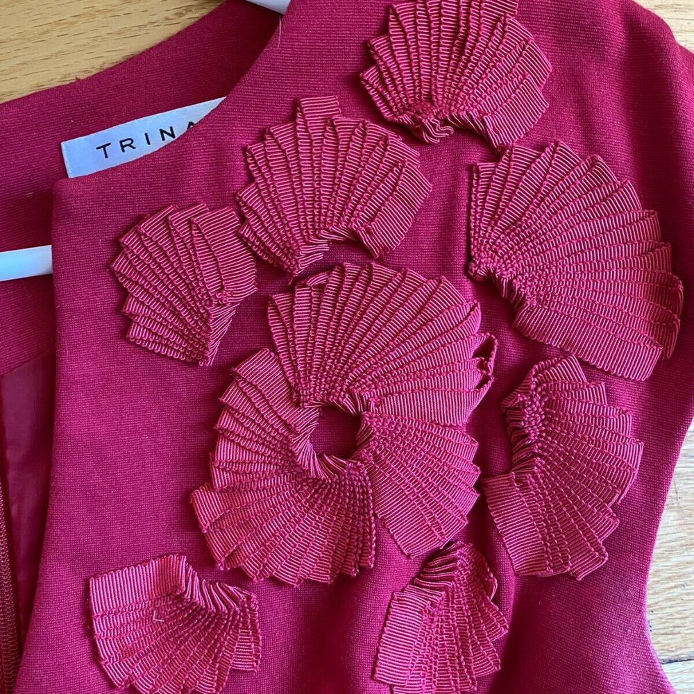 Trina Turk Los Angeles red flower applique dress - Picture 2 of 3